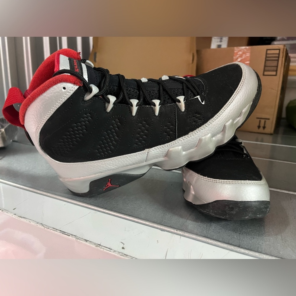 Air Jordan 9 Retro - “Johnny Kilroy”